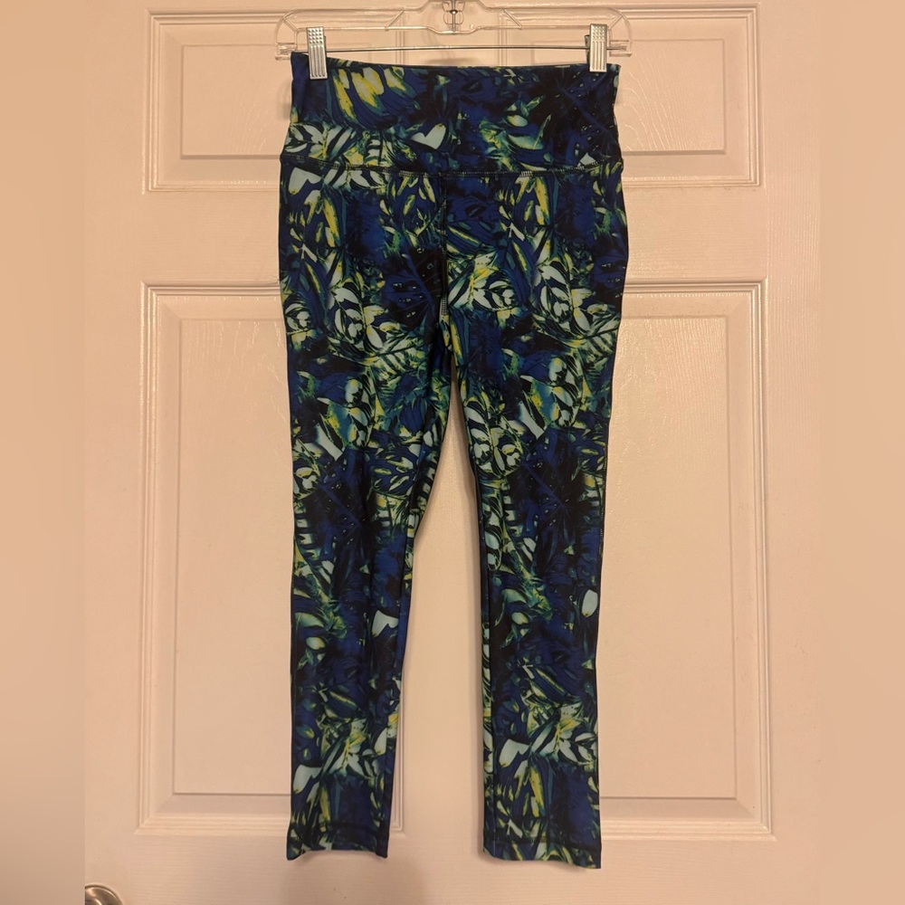 VOGO Athletica Blue and Yellow Leaf Print Leggings